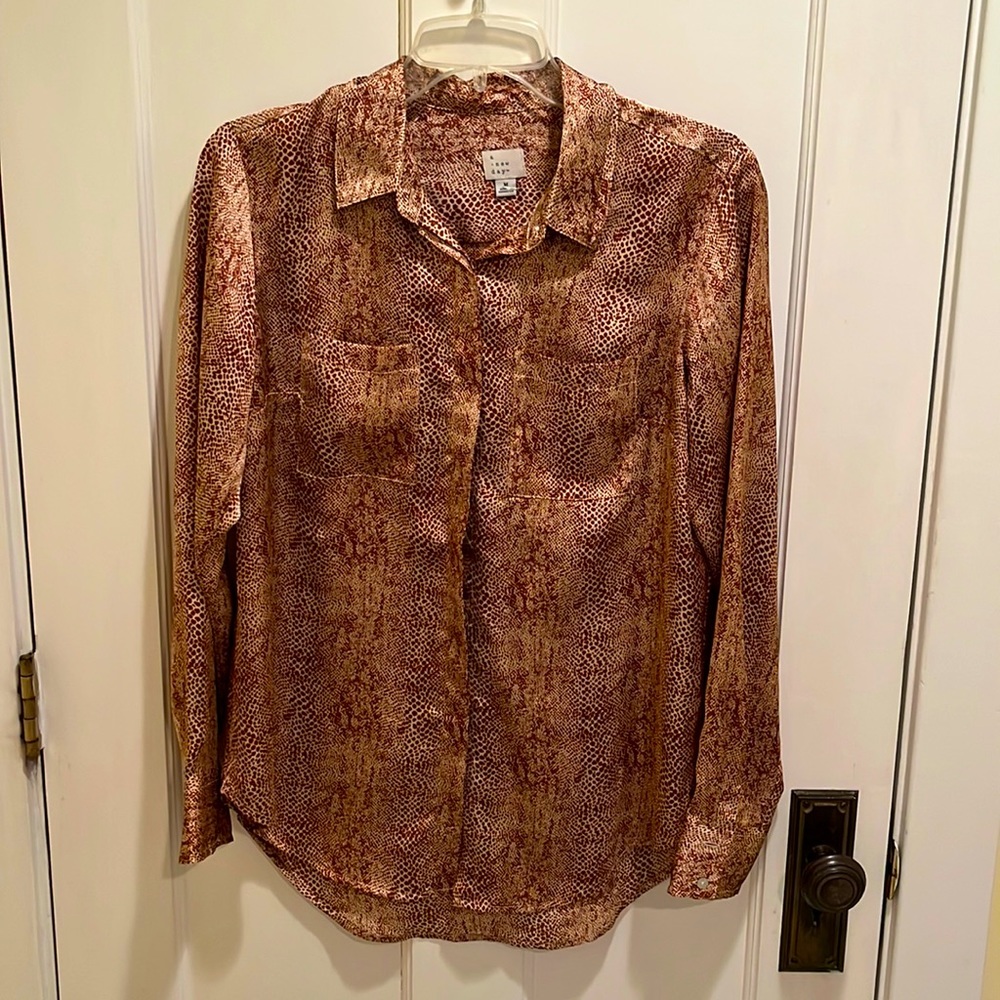 Long-sleeved satin button-down shirt, animal print